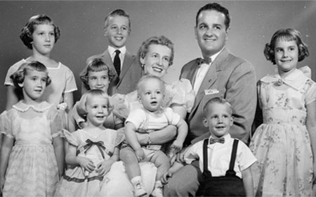 alvine-family-photo_450x475_3 alvine-family-photo_450x475_3