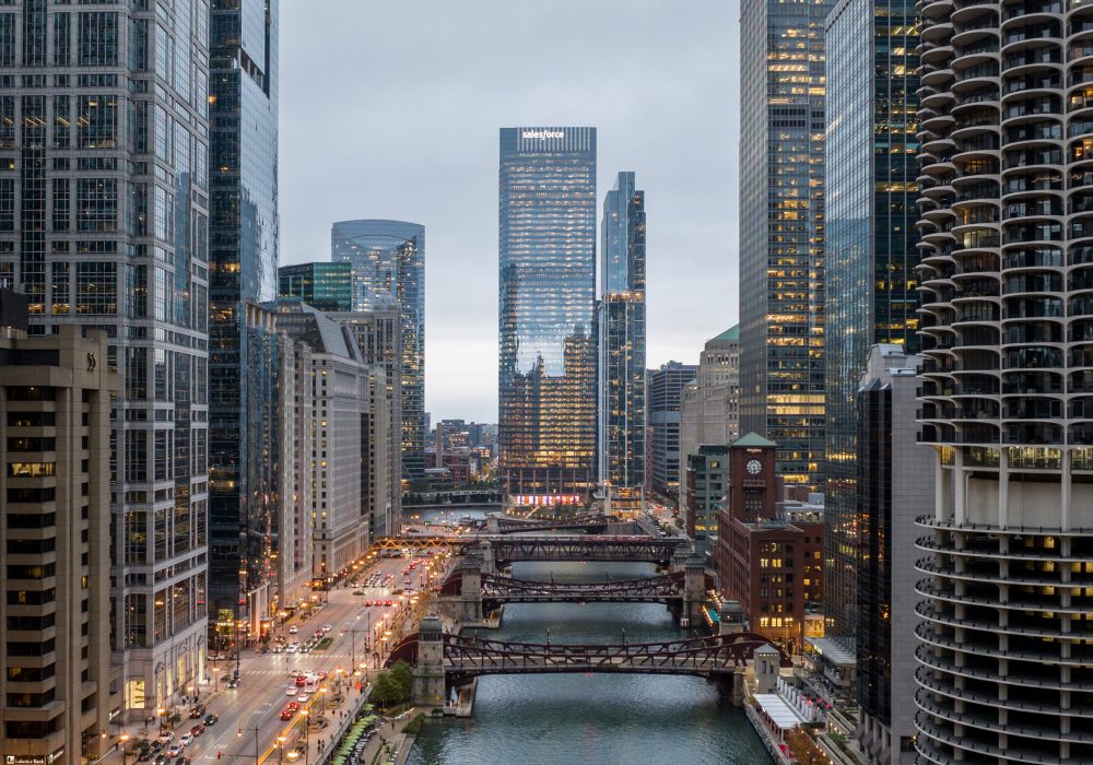 Salesforce Tower Chicago exterior image