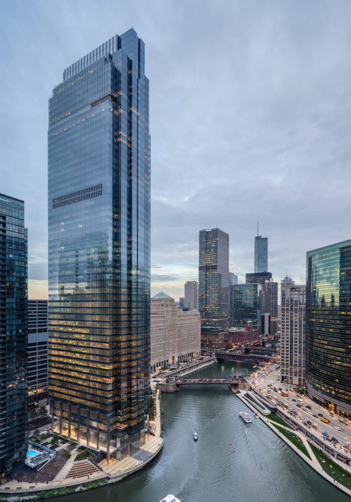 Salesforce Tower Chicago exterior image